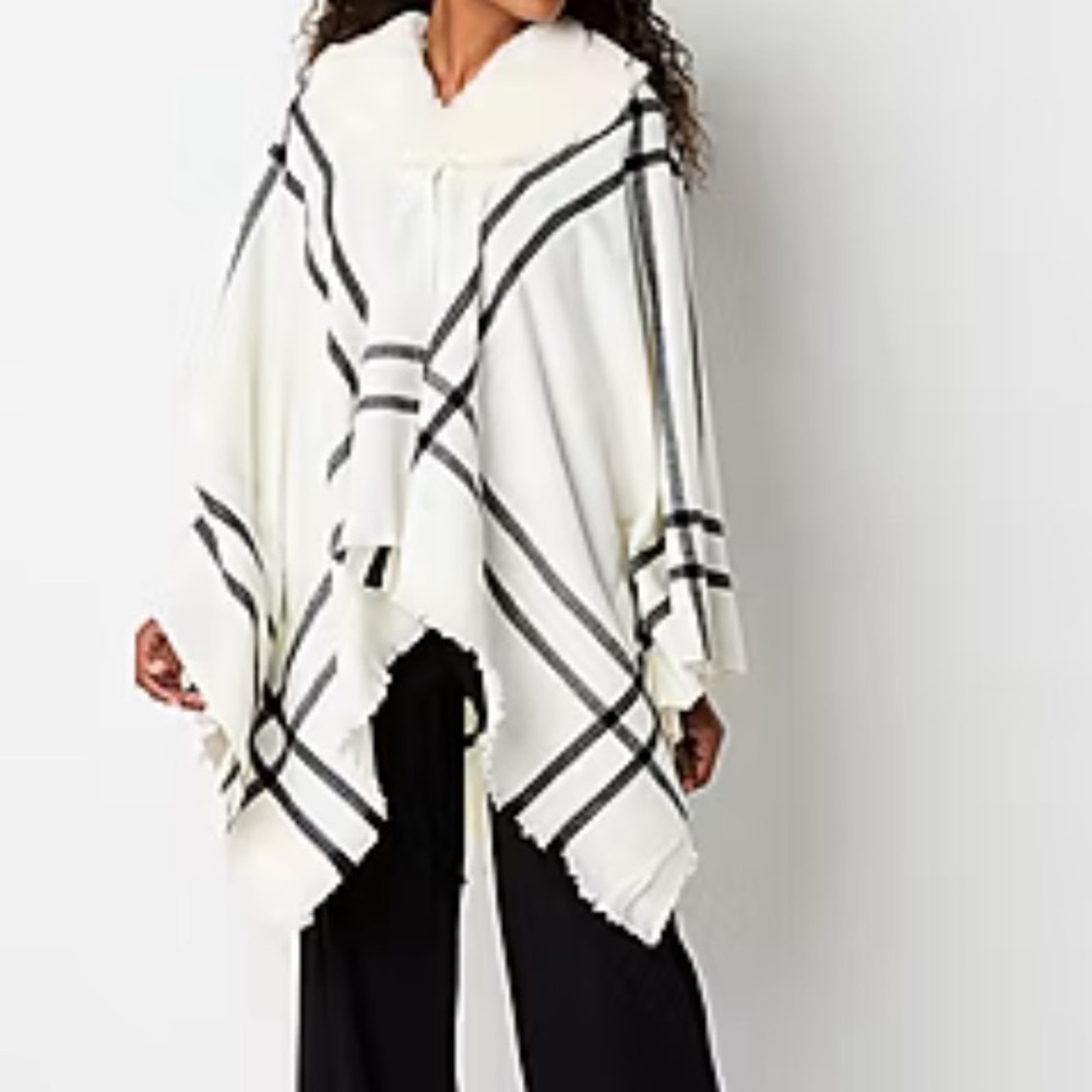 Liz Claiborne Women's Black and Ivory Plaid Poncho